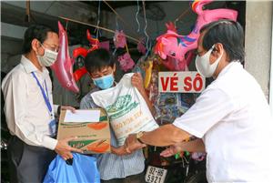 ​TP.HCM sẽ hoàn tất hỗ trợ người bán vé số trong ngày 9/4